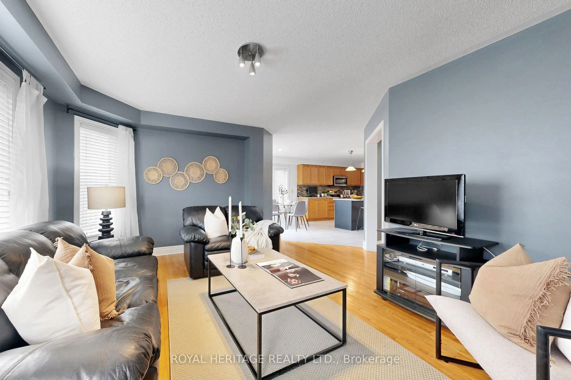 Photo 17 of 32 Bathgate Crescent, Clarington, Courtice — HOMEH