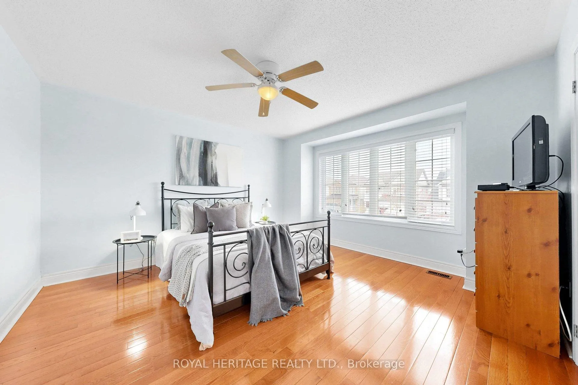 Photo 23 of 32 Bathgate Crescent, Clarington, Courtice — HOMEH