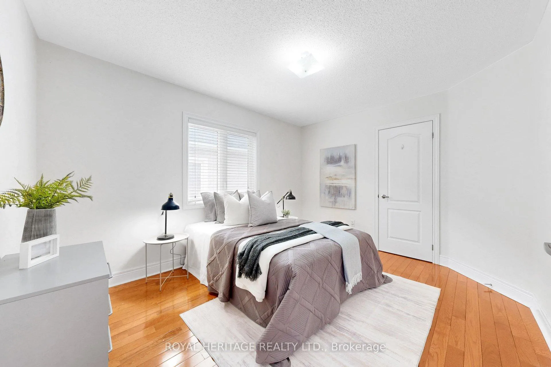 Photo 25 of 32 Bathgate Crescent, Clarington, Courtice — HOMEH