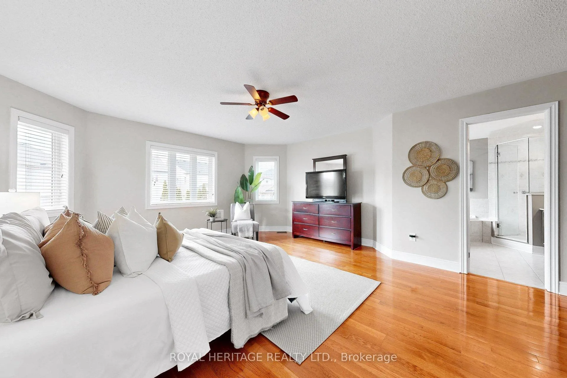 Photo 32 of 32 Bathgate Crescent, Clarington, Courtice — HOMEH