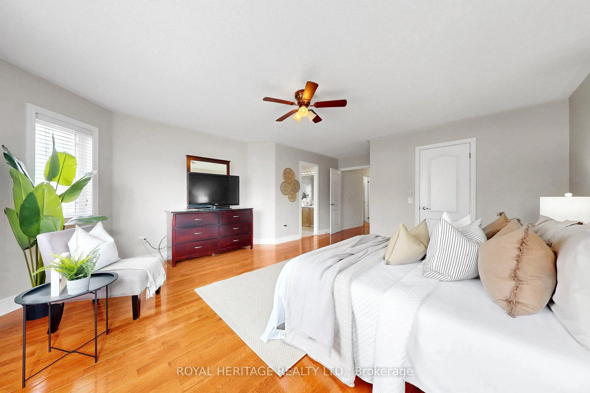 Photo 33 of 32 Bathgate Crescent, Clarington, Courtice — HOMEH