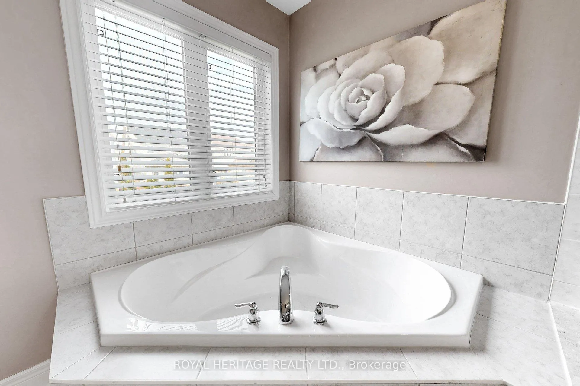 Photo 37 of 32 Bathgate Crescent, Clarington, Courtice — HOMEH