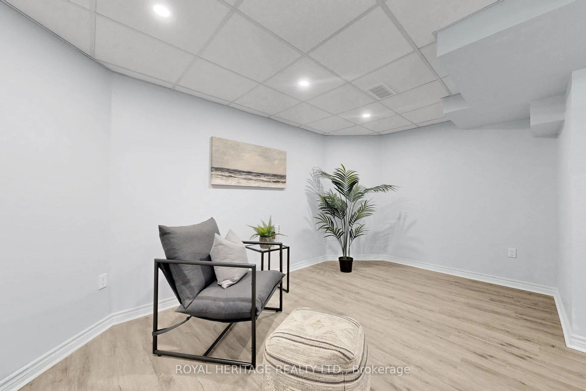 Photo 44 of 32 Bathgate Crescent, Clarington, Courtice — HOMEH