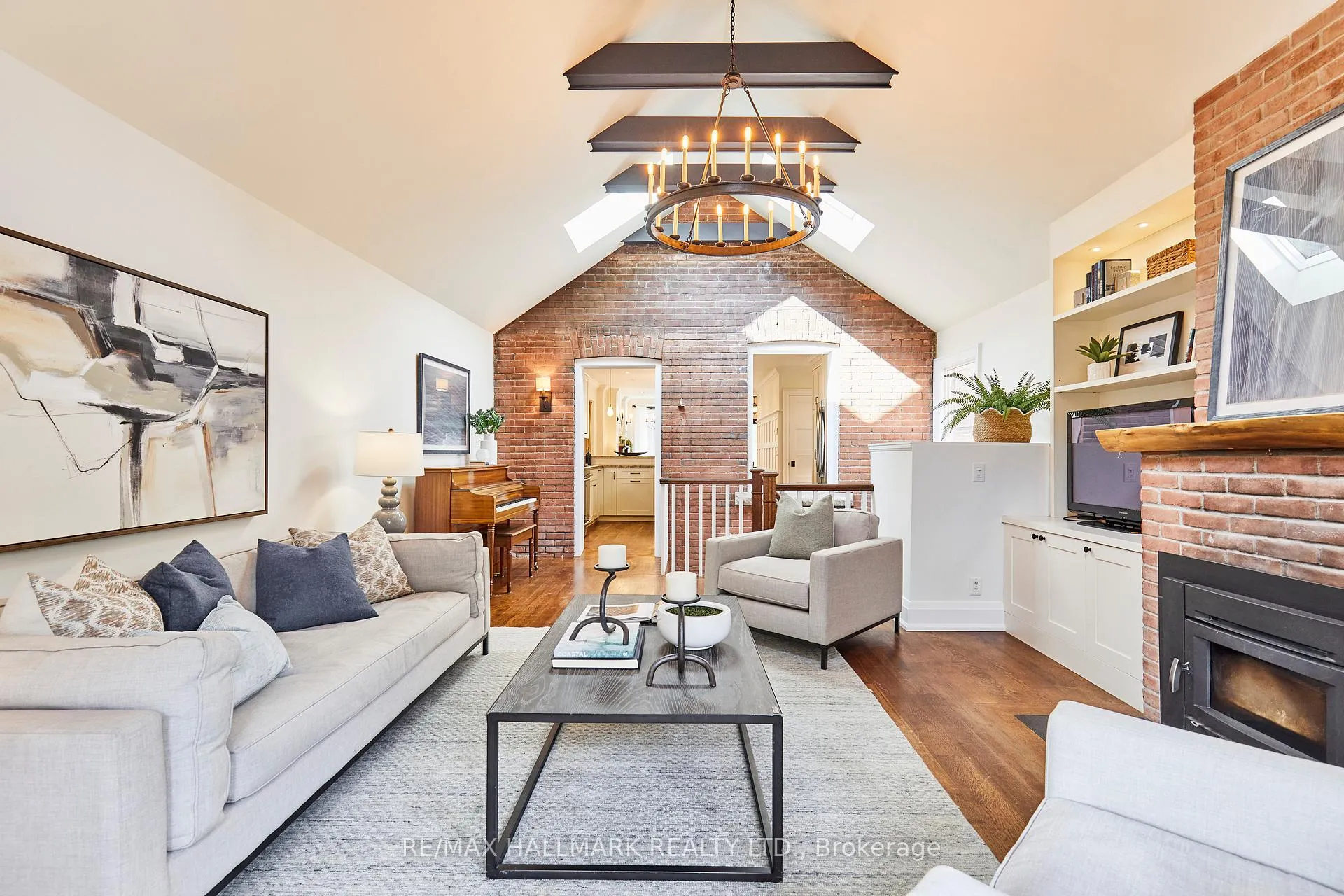 Photo 8 of 645 Balliol Street, Toronto, Mount Pleasant East — HOMEH