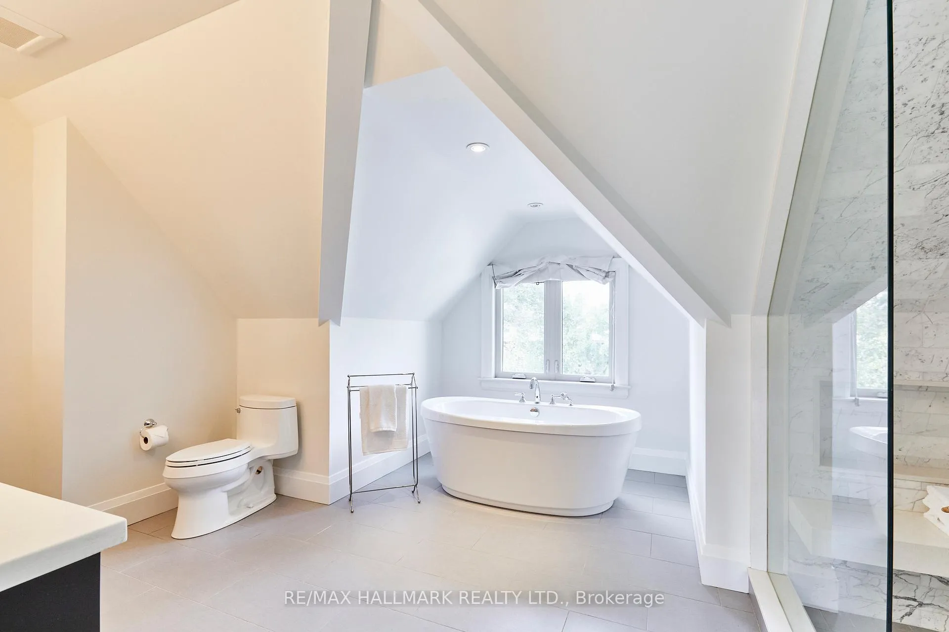 Photo 18 of 645 Balliol Street, Toronto, Mount Pleasant East — HOMEH