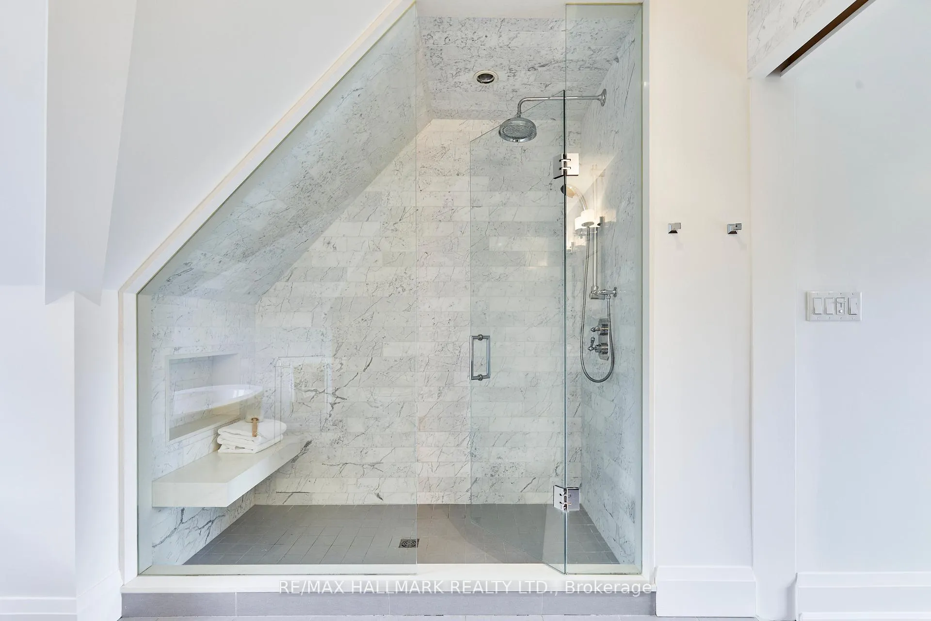 Photo 19 of 645 Balliol Street, Toronto, Mount Pleasant East — HOMEH