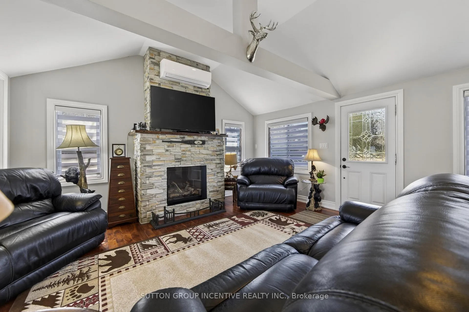Photo 7 of 131 Minnetonka Road, Innisfil, Rural Innisfil — HOMEH