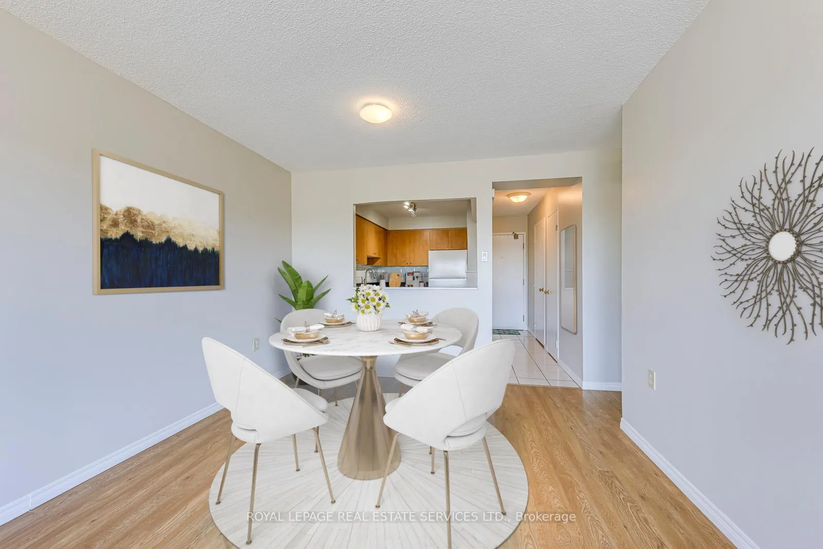 Photo 7 of Unit 709, 1110 Walden Circle, Mississauga, Clarkson — HOMEH
