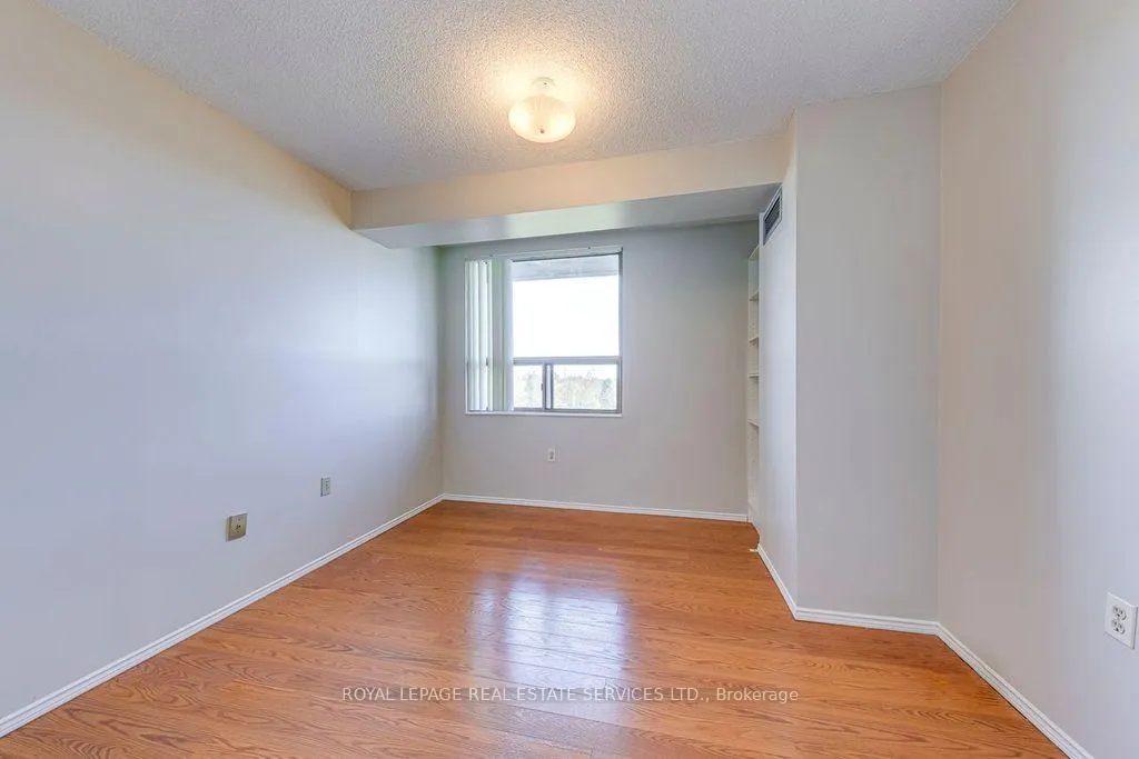 Photo 10 of Unit 709, 1110 Walden Circle, Mississauga, Clarkson — HOMEH