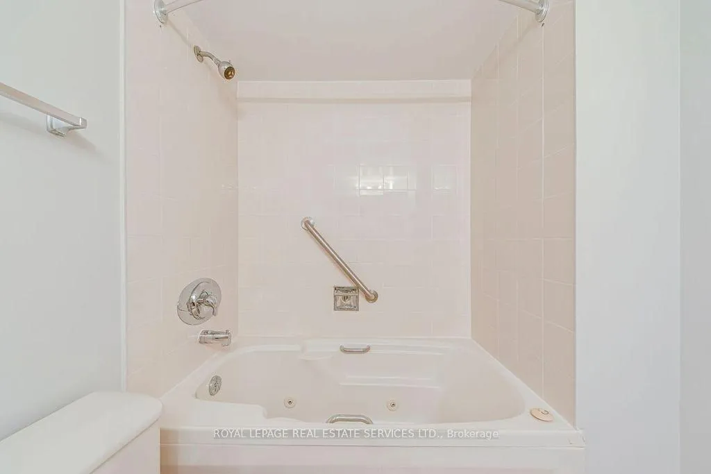 Photo 15 of Unit 709, 1110 Walden Circle, Mississauga, Clarkson — HOMEH