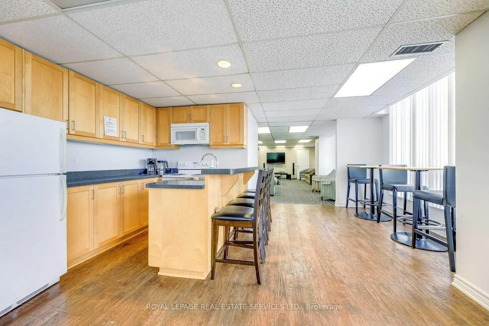 Photo 24 of Unit 709, 1110 Walden Circle, Mississauga, Clarkson — HOMEH