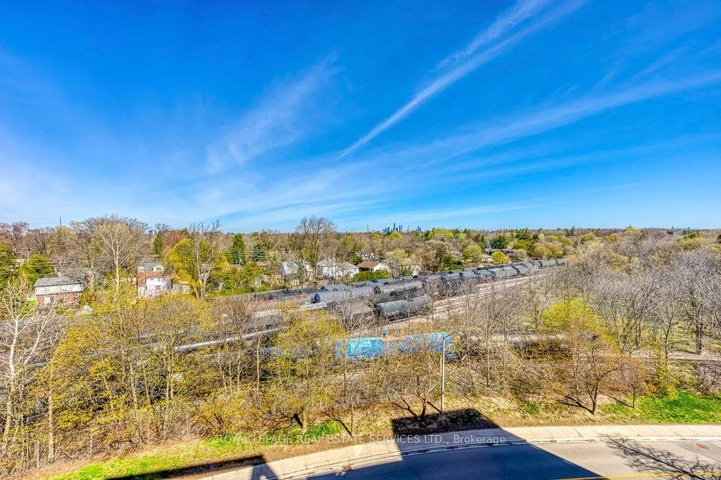 Photo 37 of Unit 709, 1110 Walden Circle, Mississauga, Clarkson — HOMEH