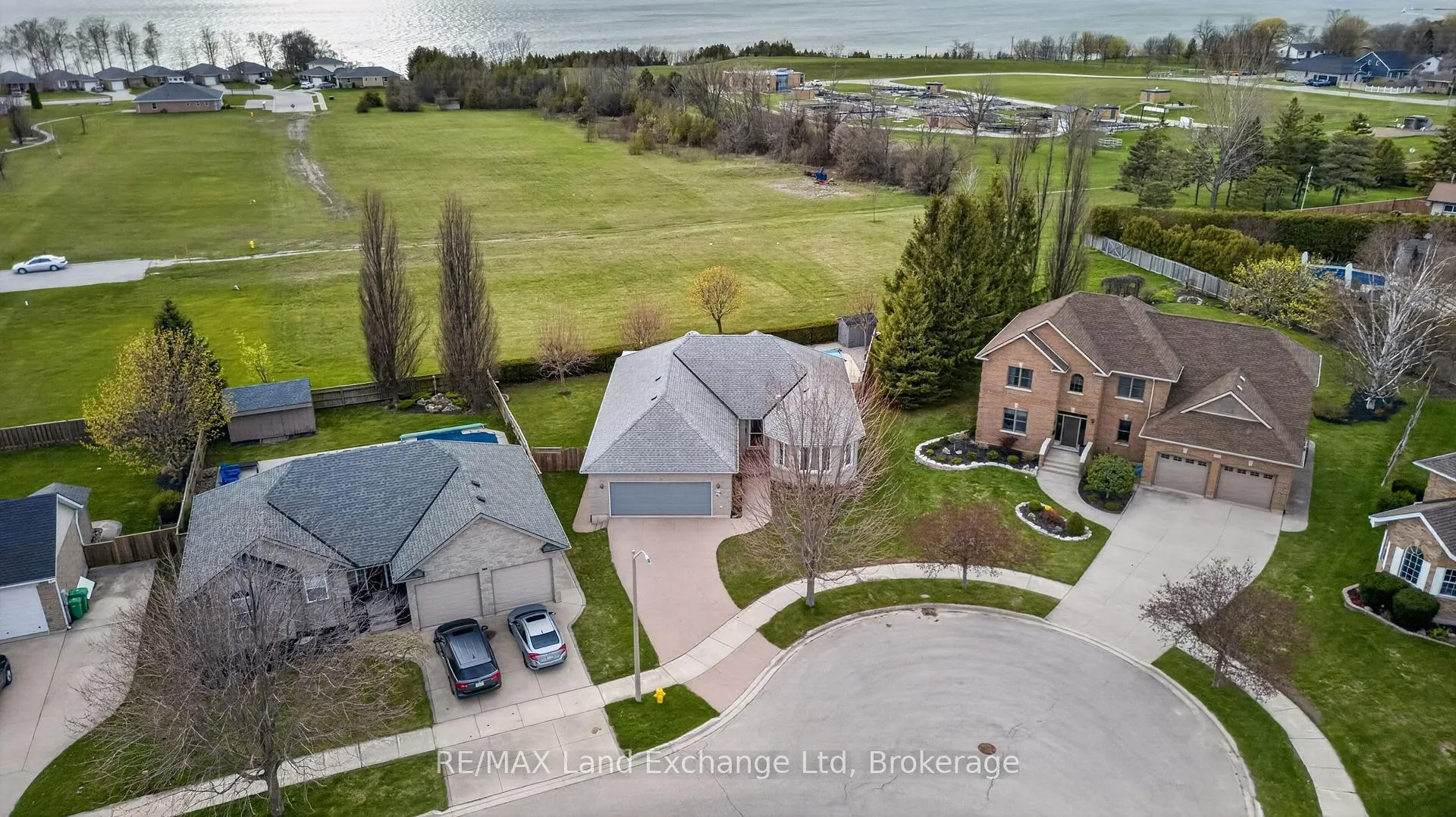 Photo 2 of 196 Brimicombe Crescent, Goderich, Goderich (Town) — HOMEH