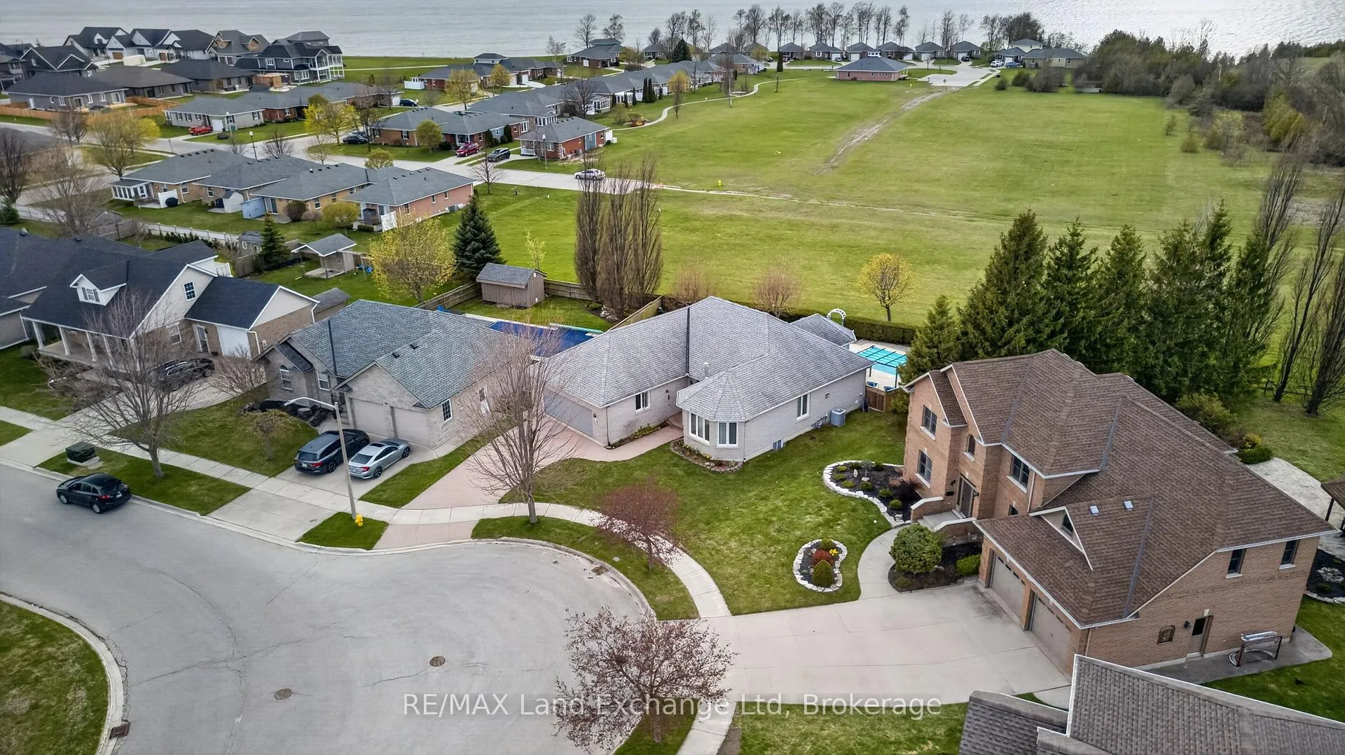 Photo 3 of 196 Brimicombe Crescent, Goderich, Goderich (Town) — HOMEH