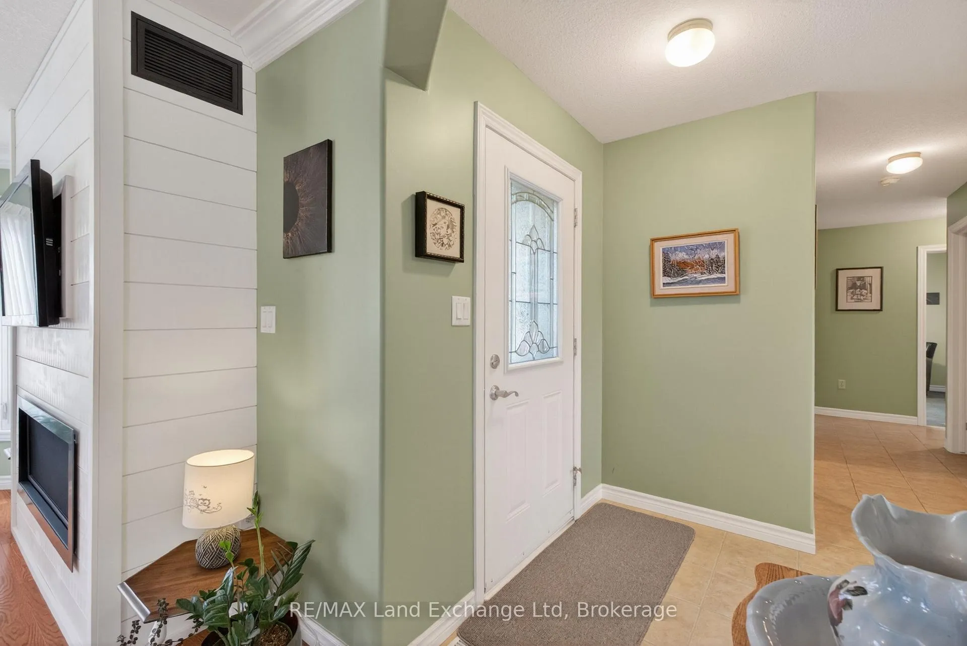 Photo 6 of 196 Brimicombe Crescent, Goderich, Goderich (Town) — HOMEH