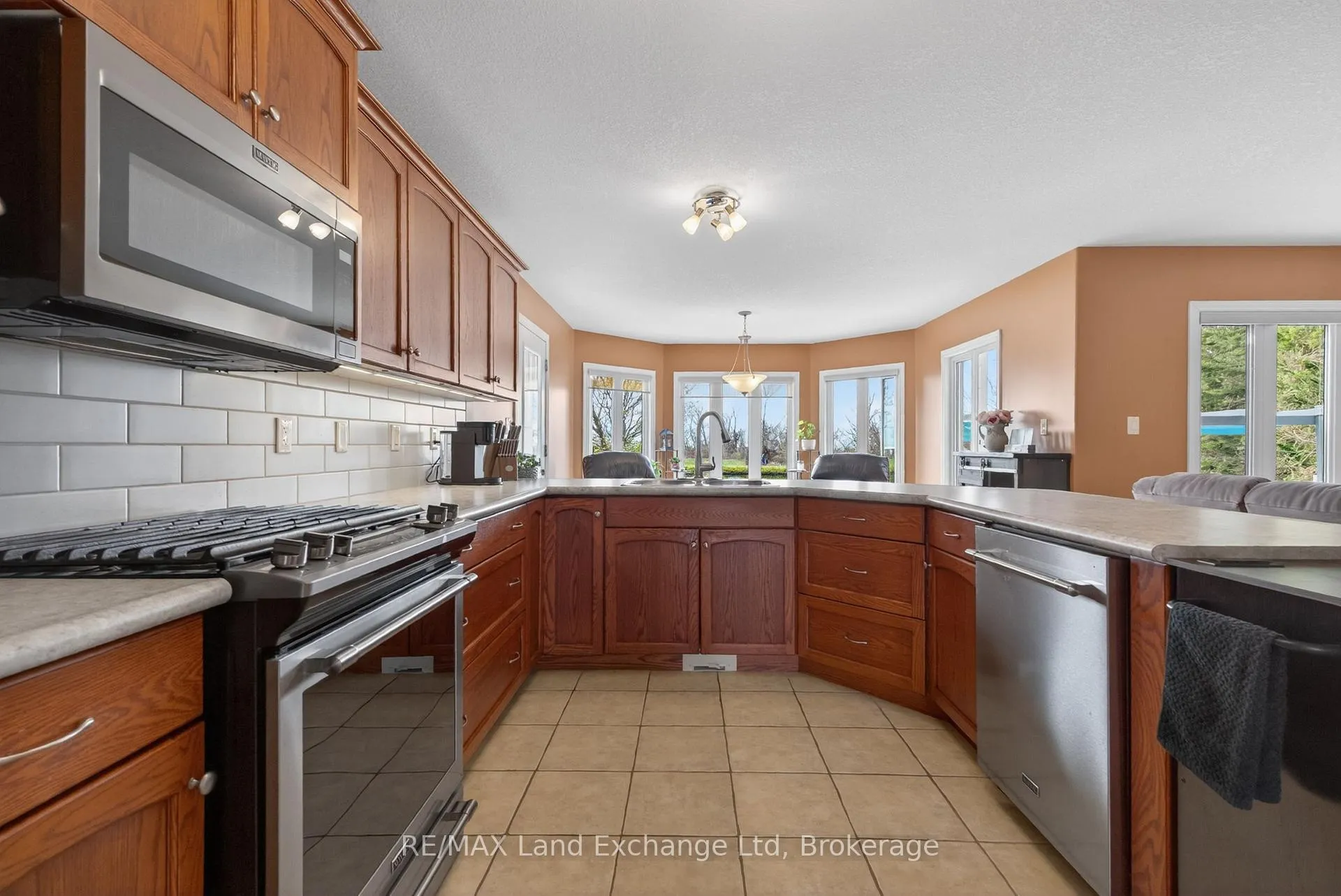 Photo 15 of 196 Brimicombe Crescent, Goderich, Goderich (Town) — HOMEH
