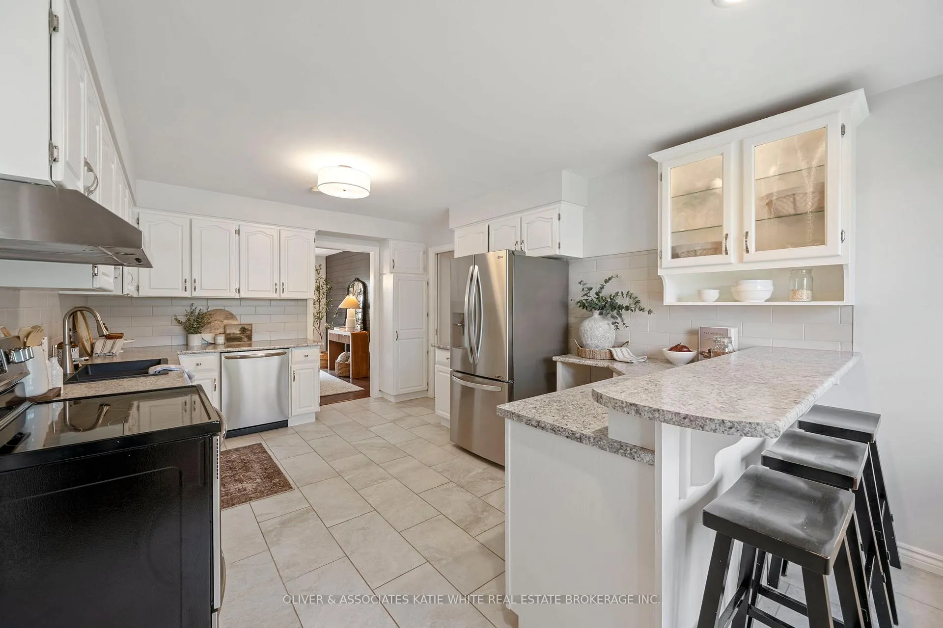 Photo 9 of 53 Timber Drive, London, South B — HOMEH