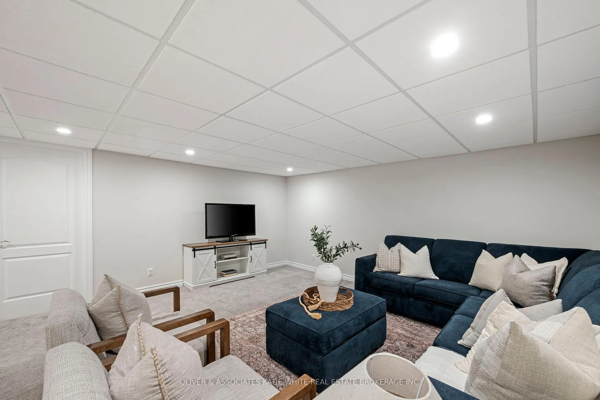 Photo 24 of 53 Timber Drive, London, South B — HOMEH