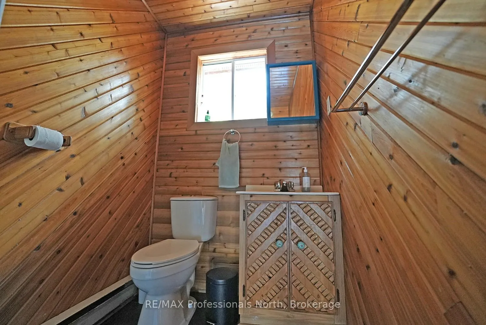 Photo 12 of 1017 Dunn Road, Dysart et al, Dysart — HOMEH