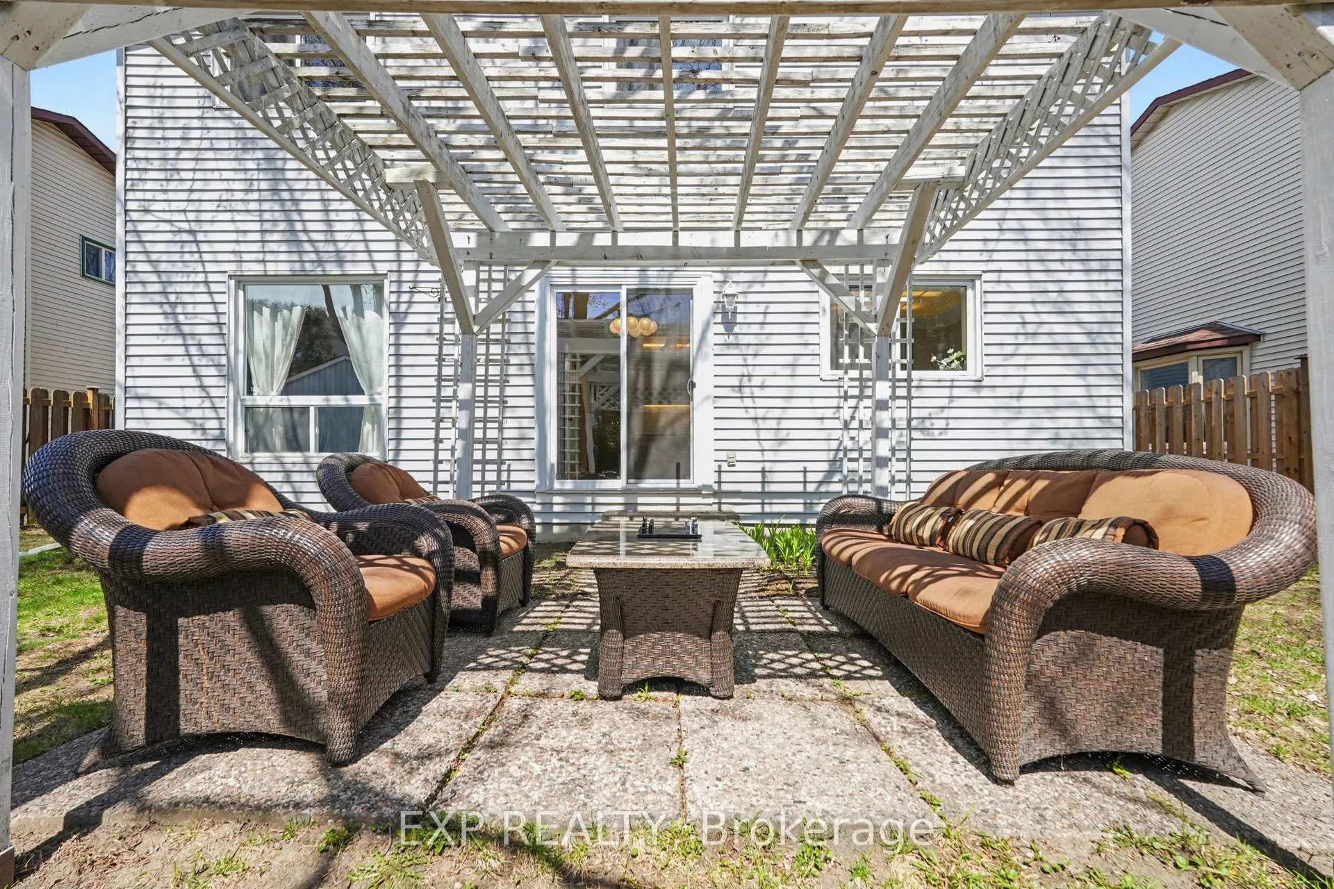 Photo 36 of 865 Acadian Gardens, Ottawa, Convent Glen — HOMEH
