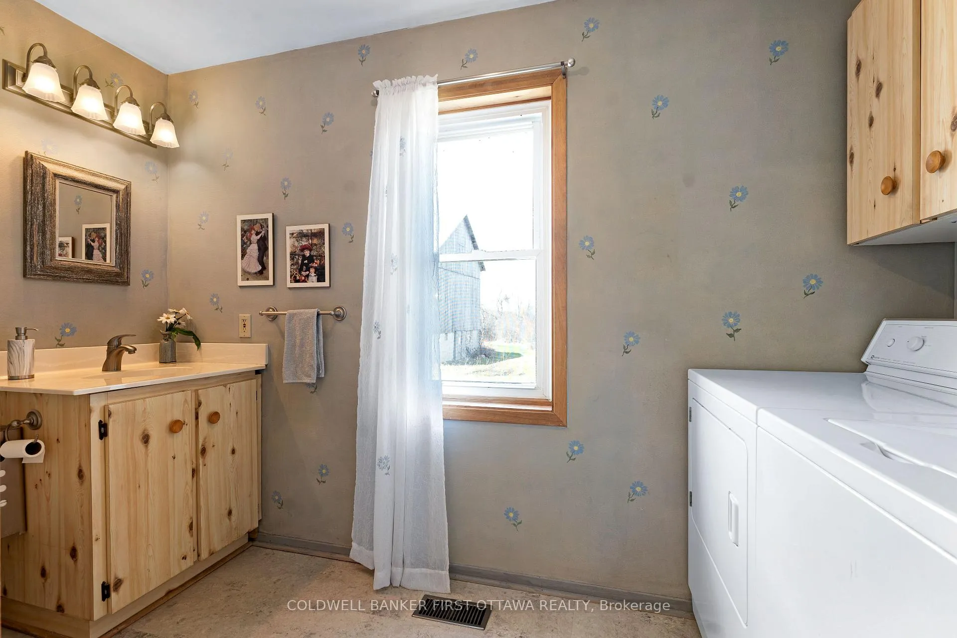 Photo 14 of 786 Bathurst 9th Common, Tay Valley, Bathurst/Burgess & Sherbrooke (Bathurst) Twp — HOMEH