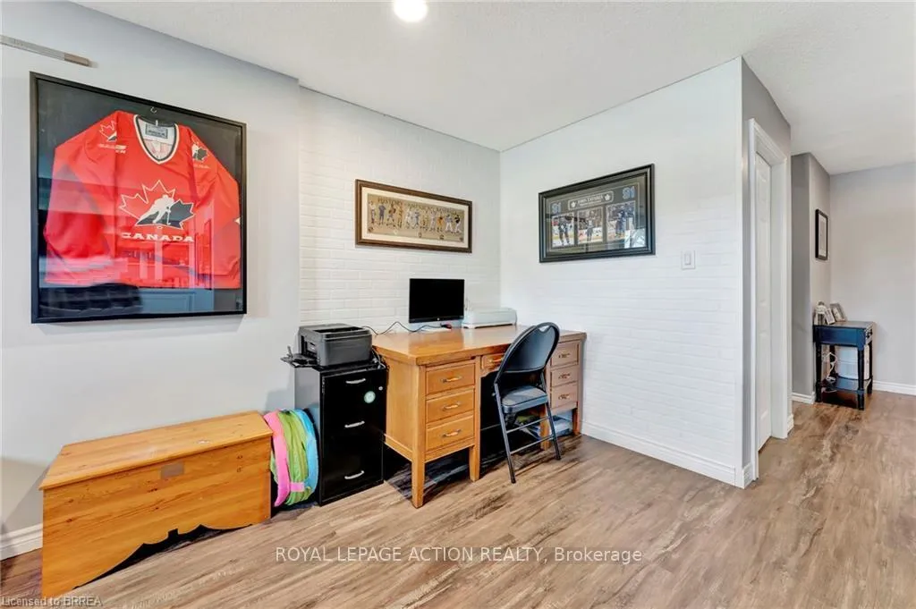 Photo 31 of 21 Scott Street, Brant, Brantford Twp — HOMEH