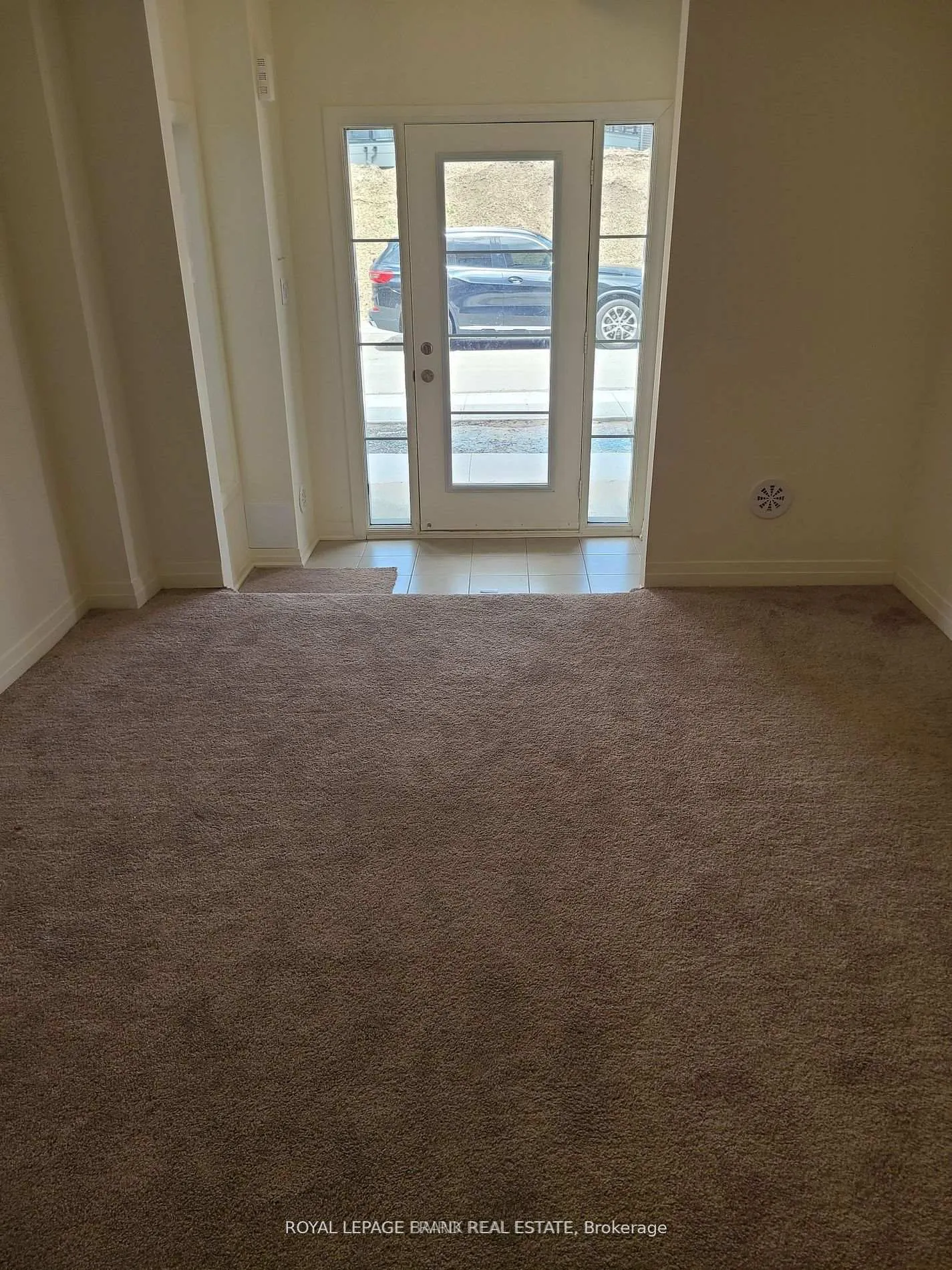 Photo 9 of 126 King William Way, Clarington, Bowmanville — HOMEH