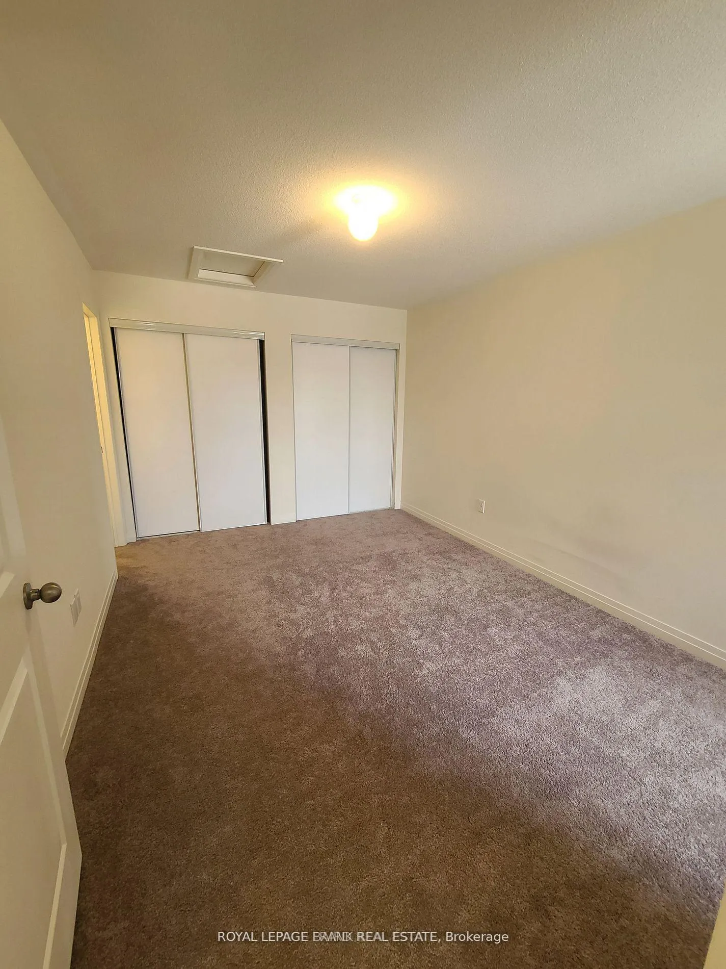 Photo 13 of 126 King William Way, Clarington, Bowmanville — HOMEH