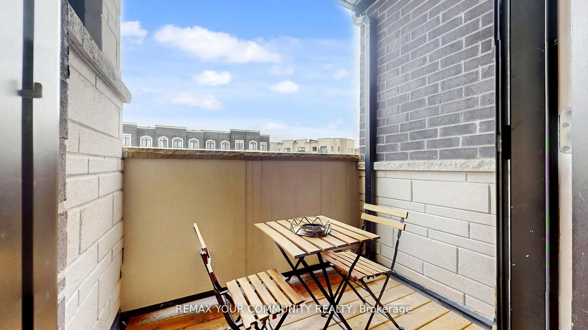 Photo 43 of 251 Thomas Cook Avenue, Vaughan, Patterson — HOMEH