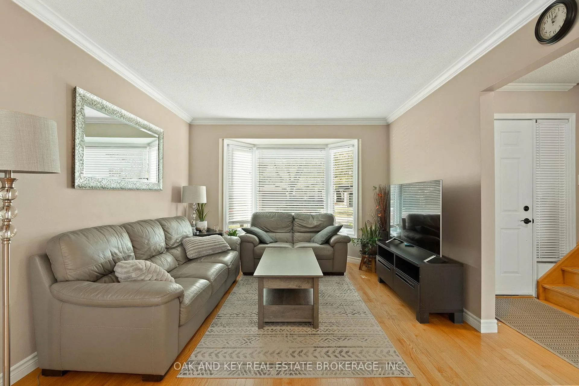 Photo 6 of 143 Golfview Road, London, South Q — HOMEH