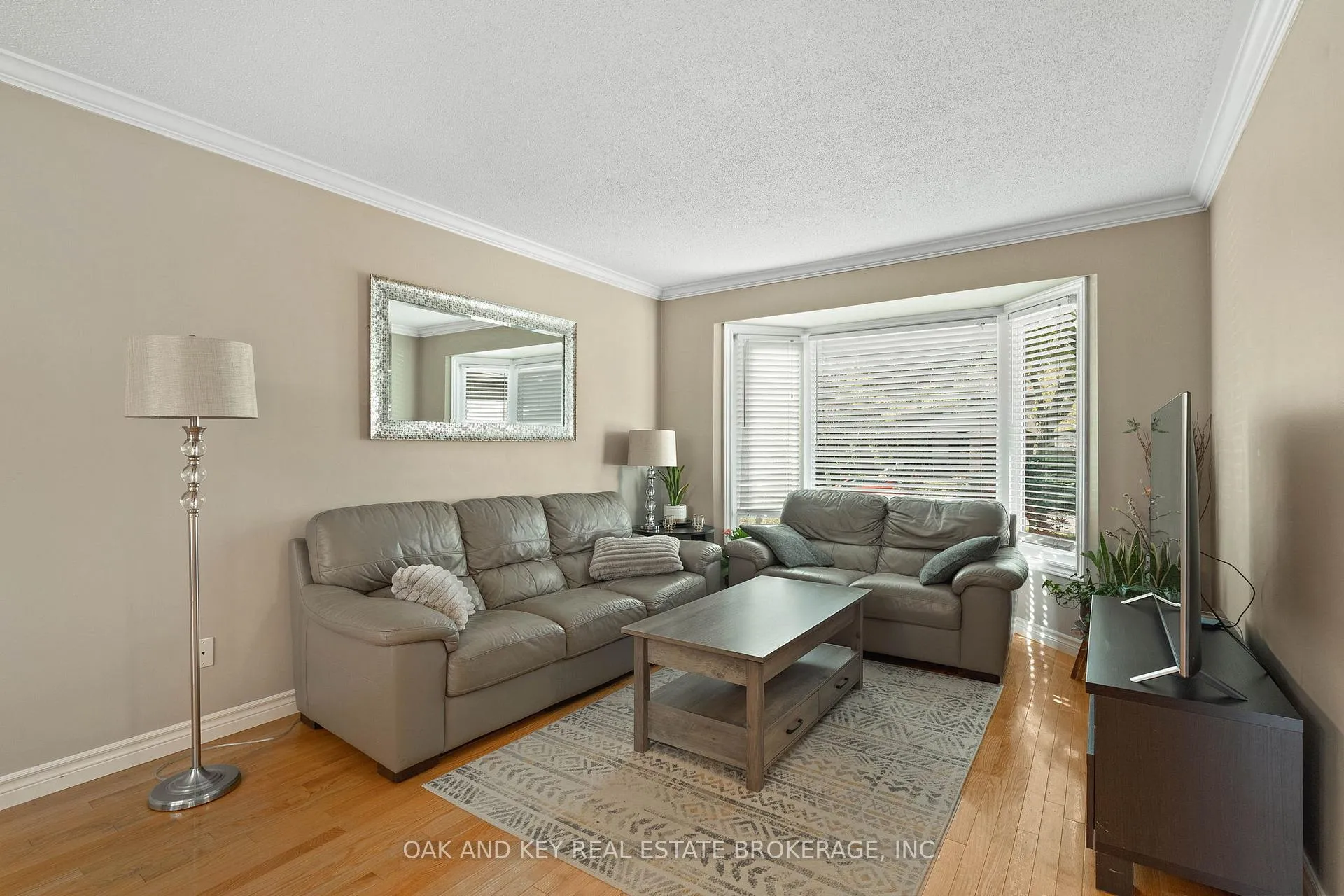 Photo 7 of 143 Golfview Road, London, South Q — HOMEH