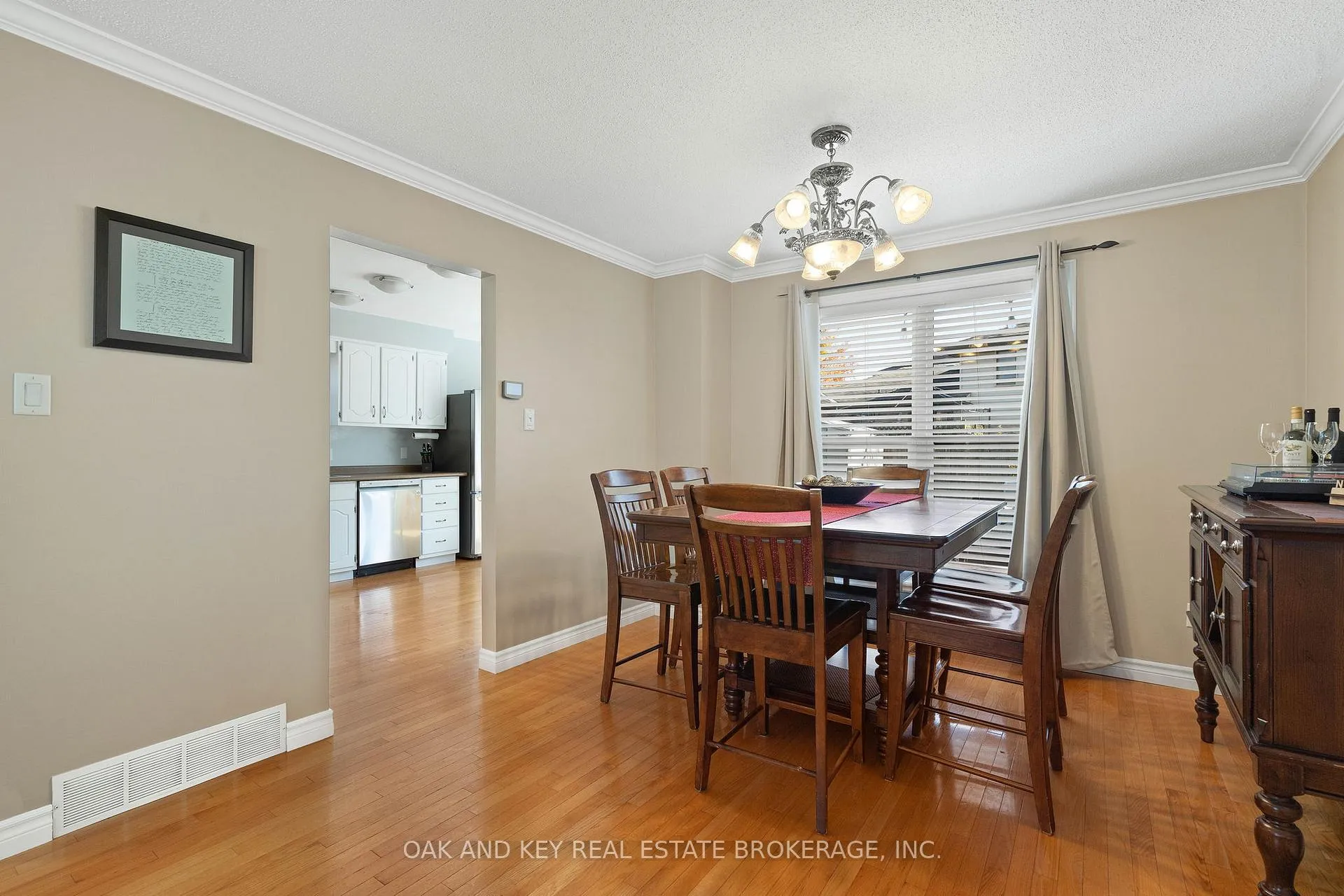 Photo 10 of 143 Golfview Road, London, South Q — HOMEH