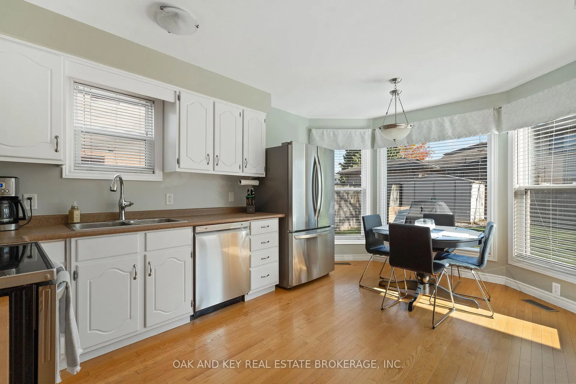Photo 11 of 143 Golfview Road, London, South Q — HOMEH