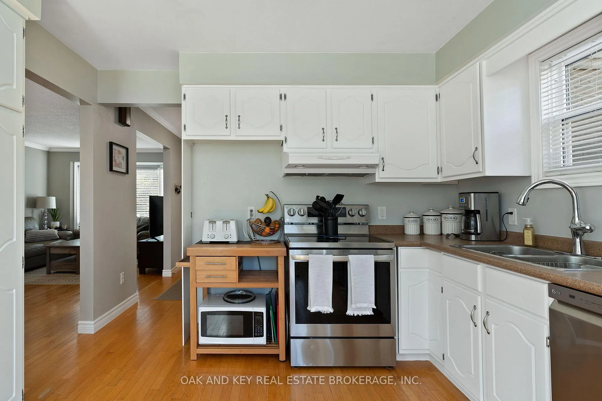 Photo 14 of 143 Golfview Road, London, South Q — HOMEH