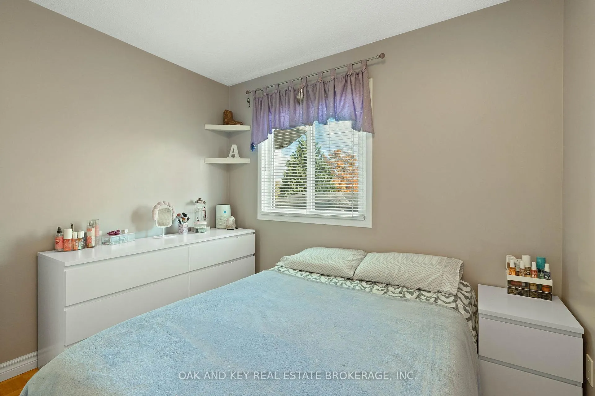 Photo 22 of 143 Golfview Road, London, South Q — HOMEH