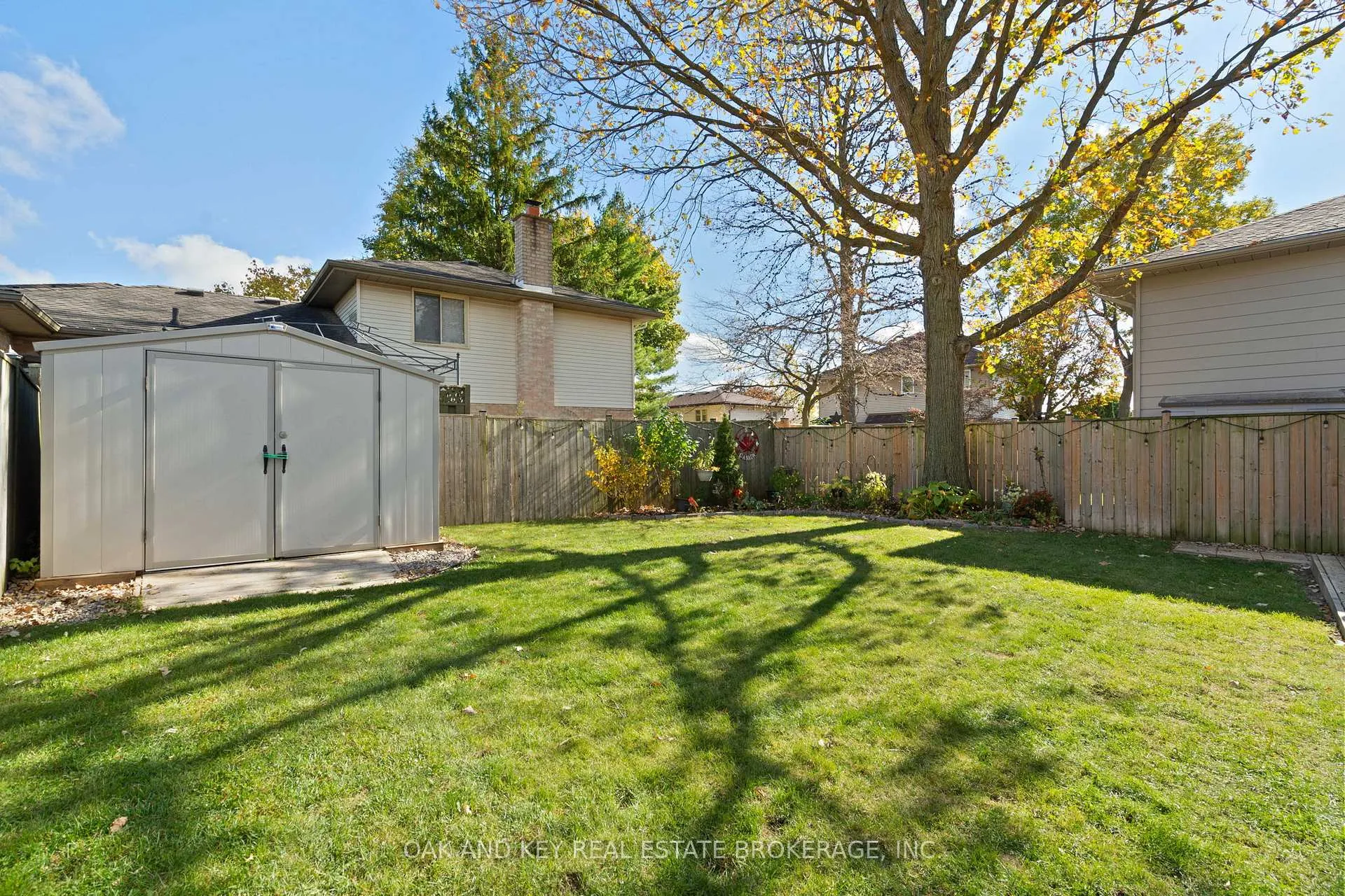 Photo 36 of 143 Golfview Road, London, South Q — HOMEH