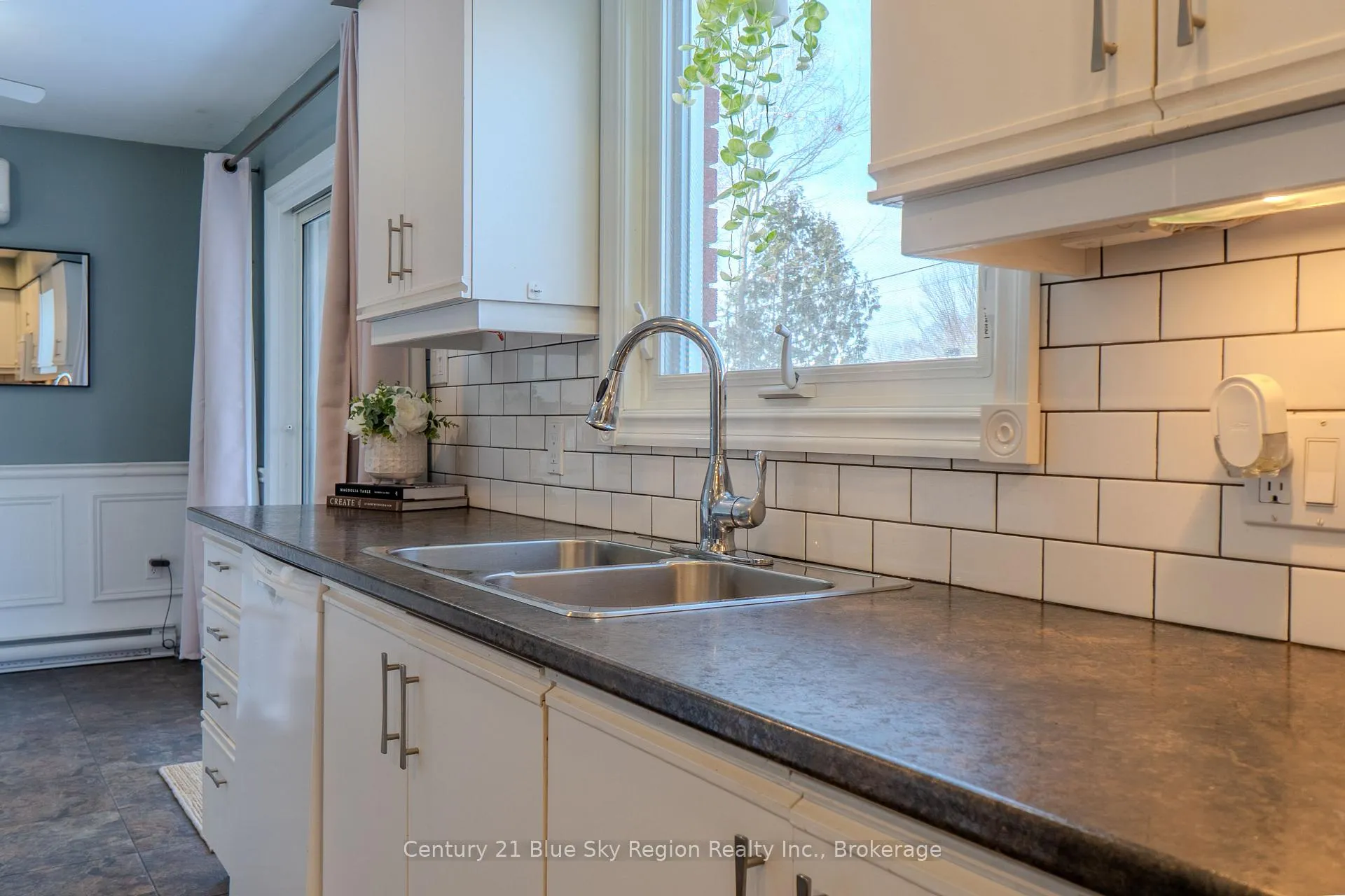 Photo 11 of 50 Sable Crescent, North Bay, Birchaven — HOMEH