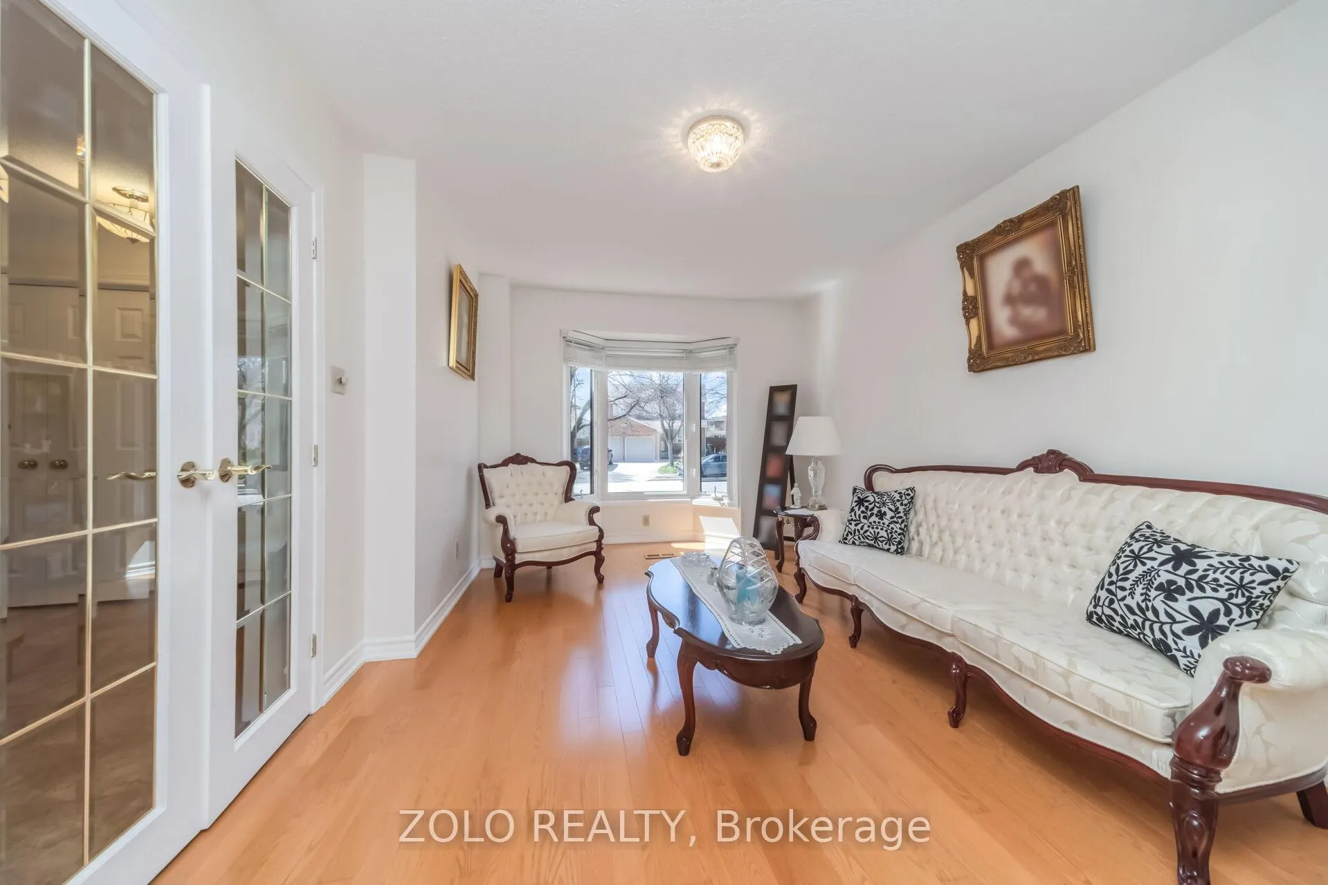 Photo 4 of 19 Hodgson Street, Brampton, Brampton South — HOMEH