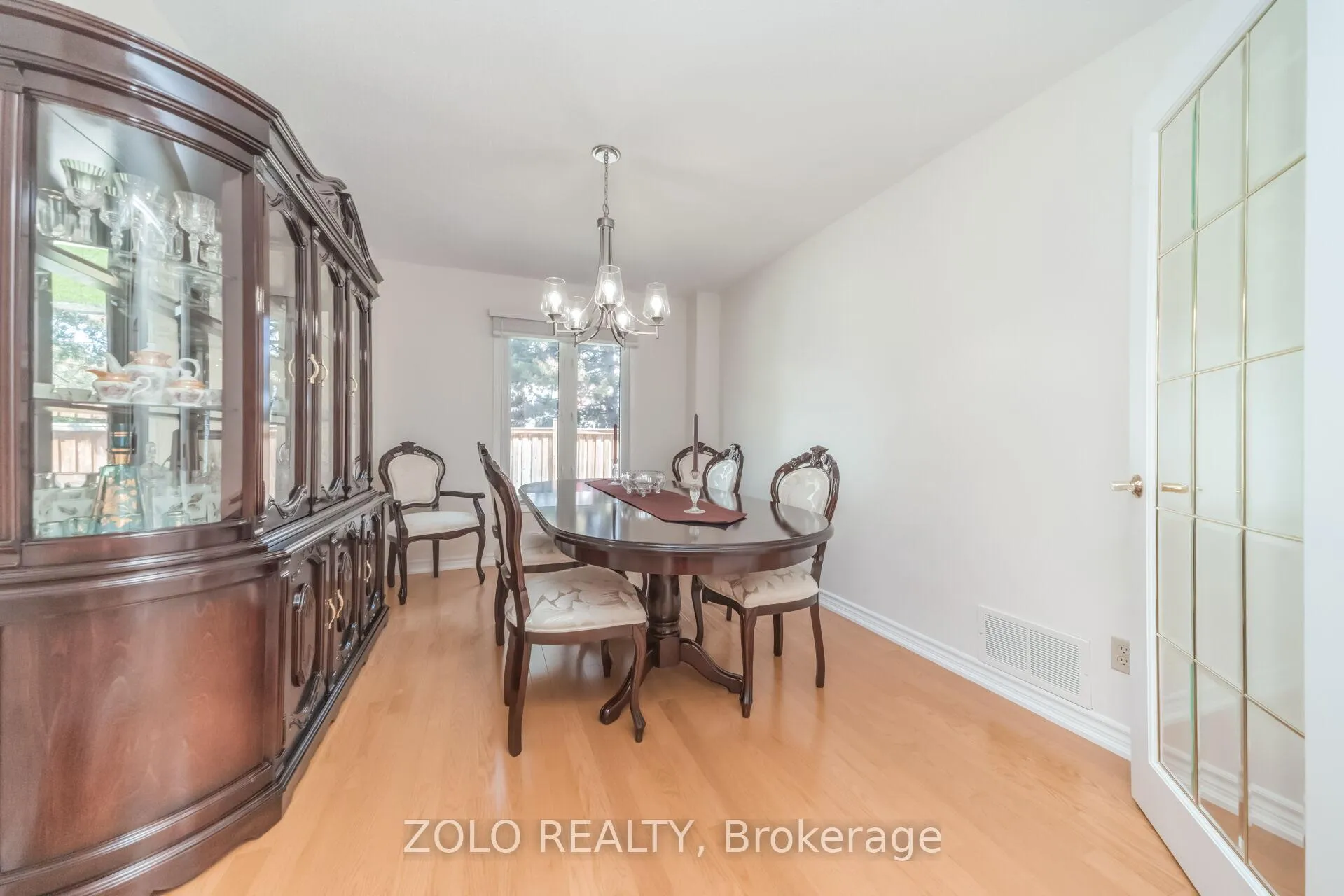 Photo 6 of 19 Hodgson Street, Brampton, Brampton South — HOMEH