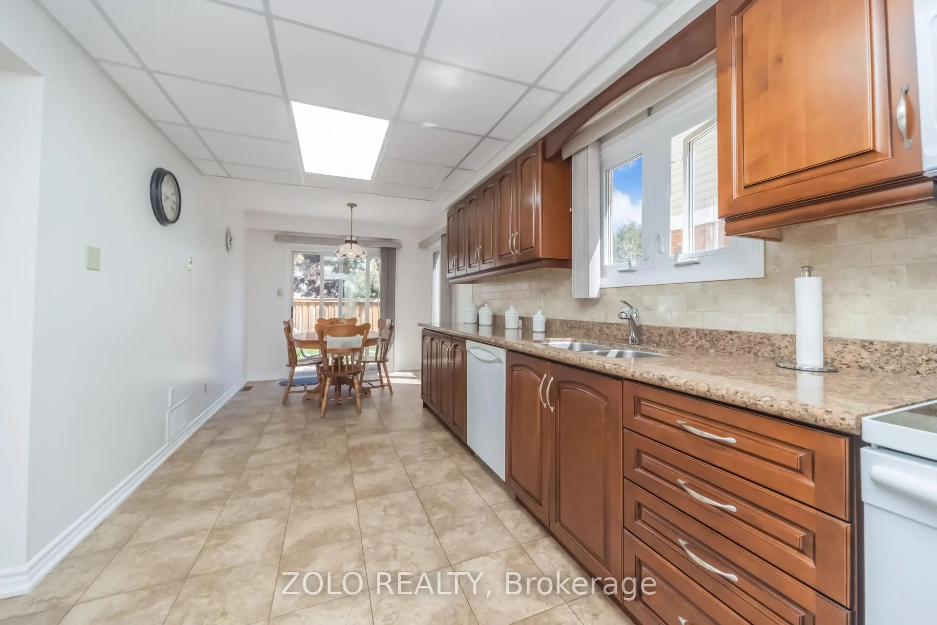 Photo 8 of 19 Hodgson Street, Brampton, Brampton South — HOMEH