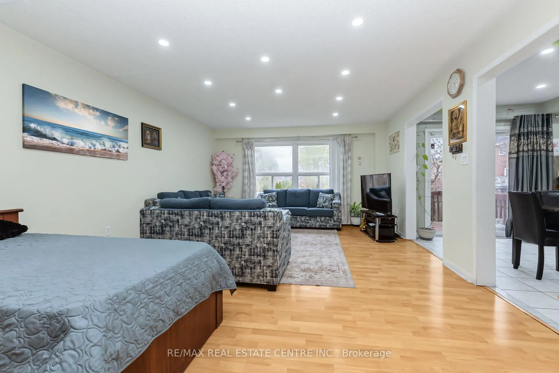Photo 11 of 270 Edenbrook Hill Drive, Brampton, Fletcher's Meadow — HOMEH