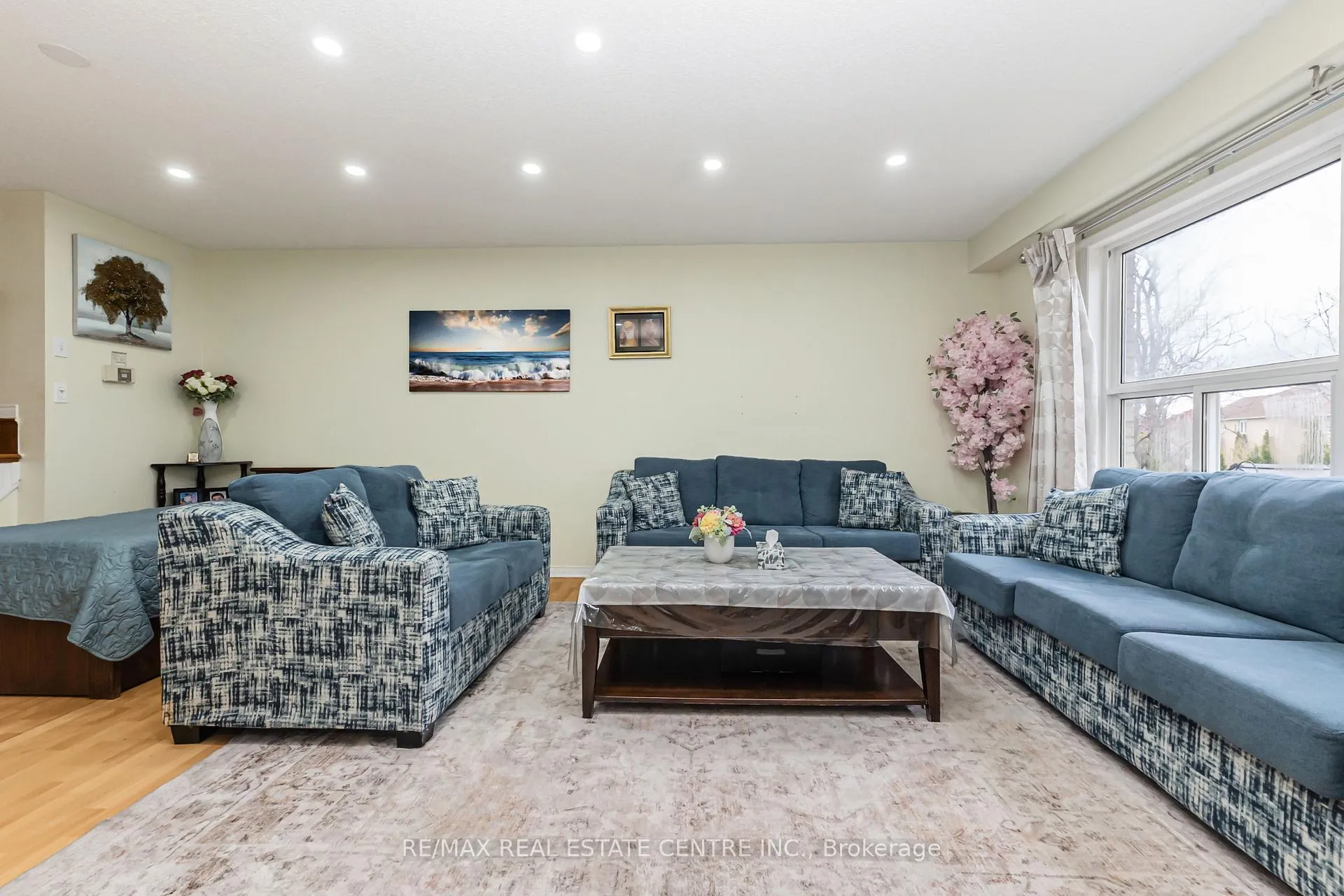Photo 14 of 270 Edenbrook Hill Drive, Brampton, Fletcher's Meadow — HOMEH