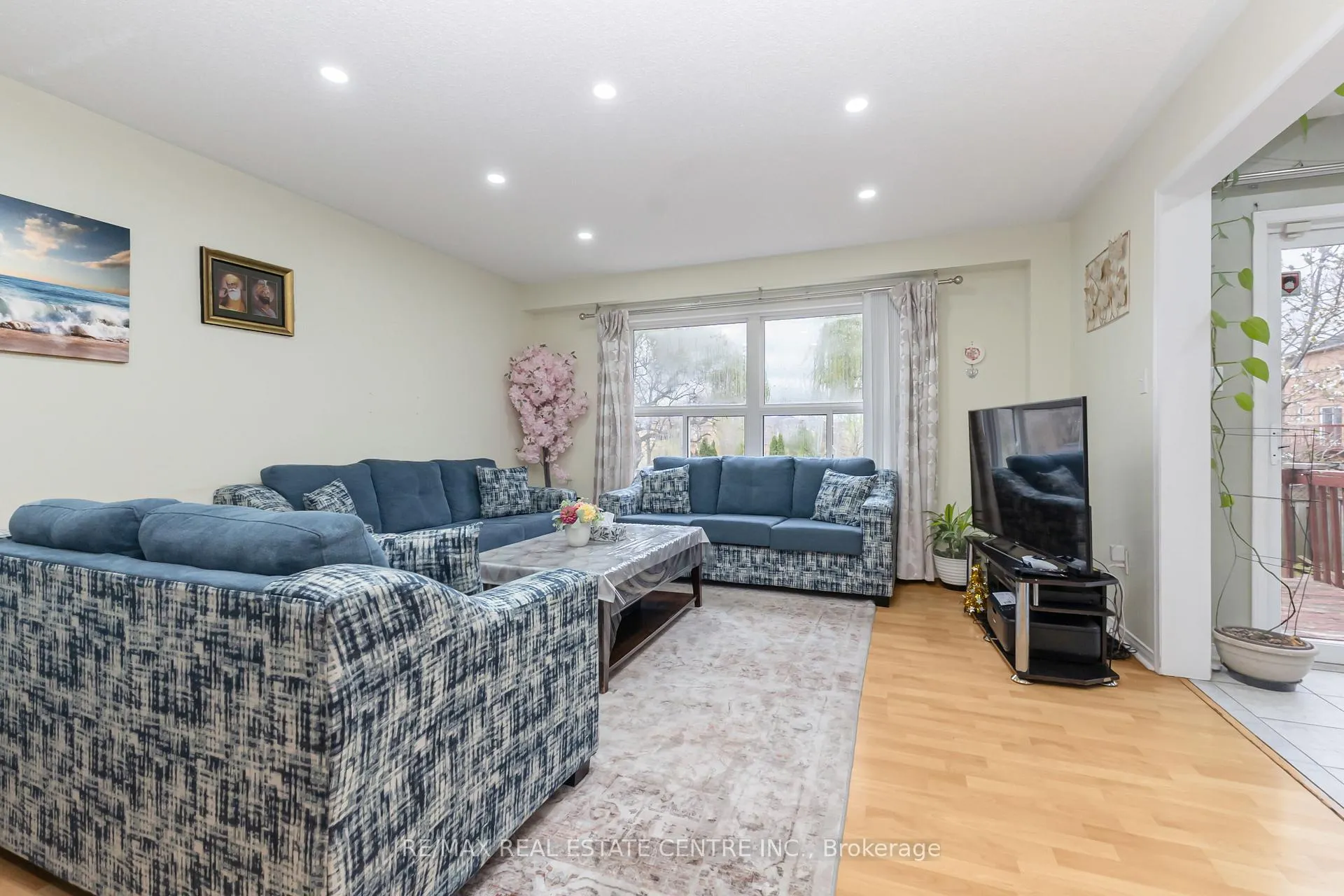 Photo 15 of 270 Edenbrook Hill Drive, Brampton, Fletcher's Meadow — HOMEH