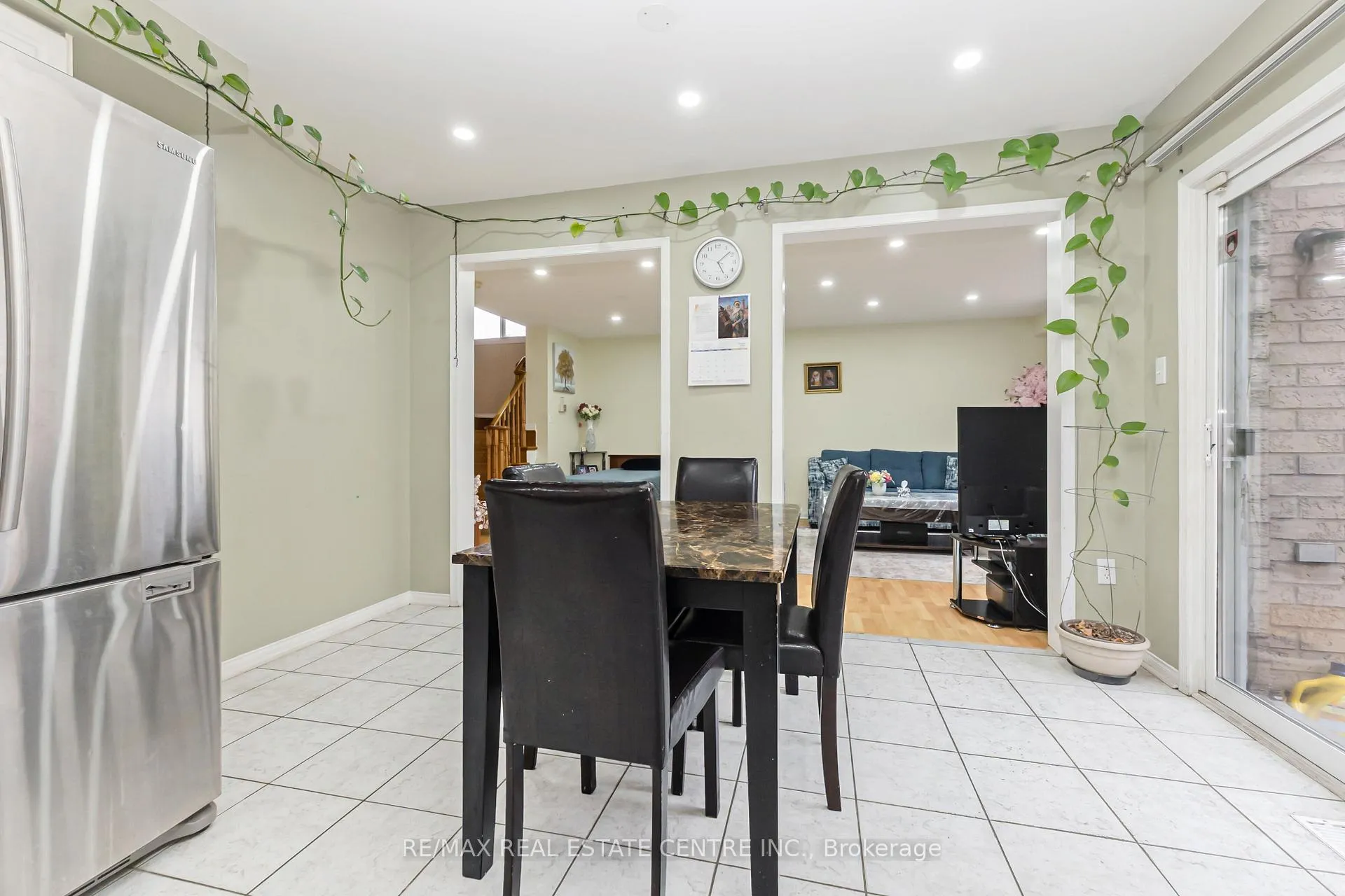 Photo 16 of 270 Edenbrook Hill Drive, Brampton, Fletcher's Meadow — HOMEH