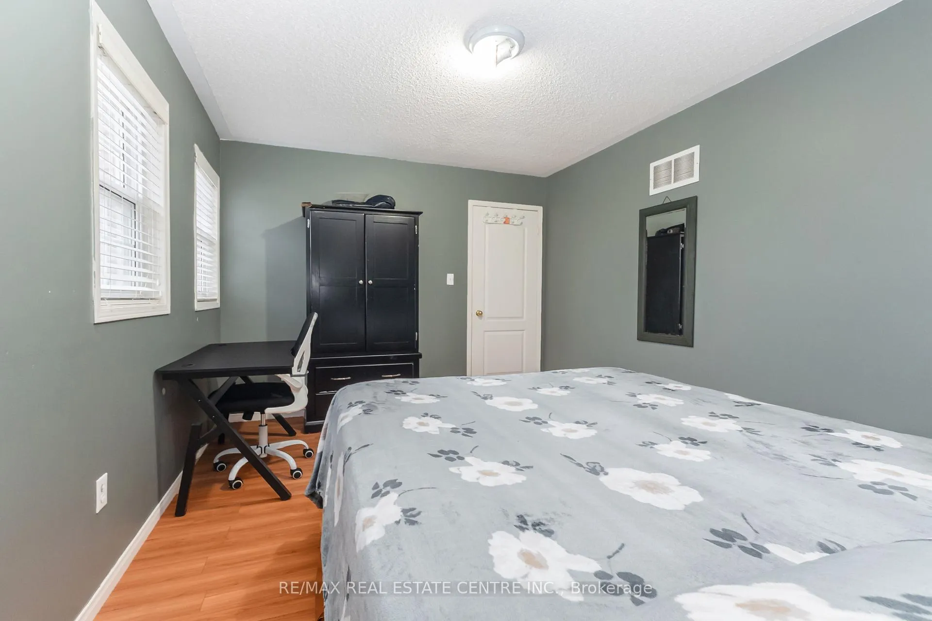 Photo 27 of 270 Edenbrook Hill Drive, Brampton, Fletcher's Meadow — HOMEH