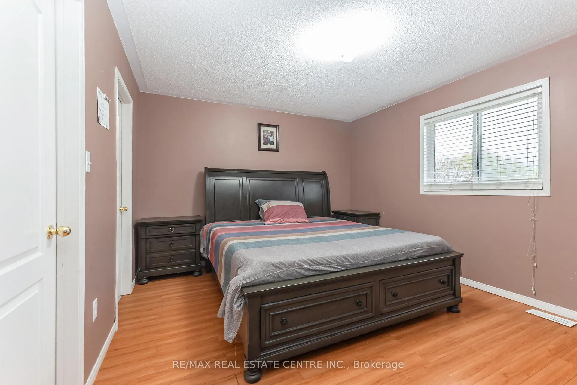 Photo 33 of 270 Edenbrook Hill Drive, Brampton, Fletcher's Meadow — HOMEH