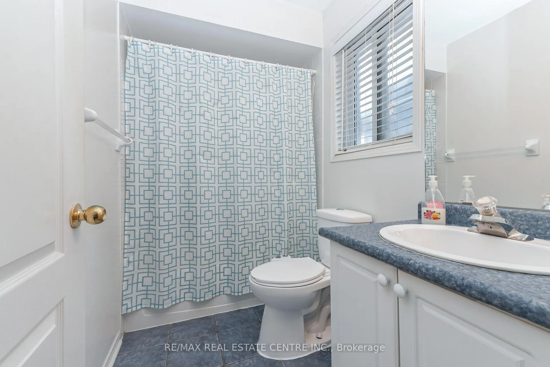 Photo 35 of 270 Edenbrook Hill Drive, Brampton, Fletcher's Meadow — HOMEH