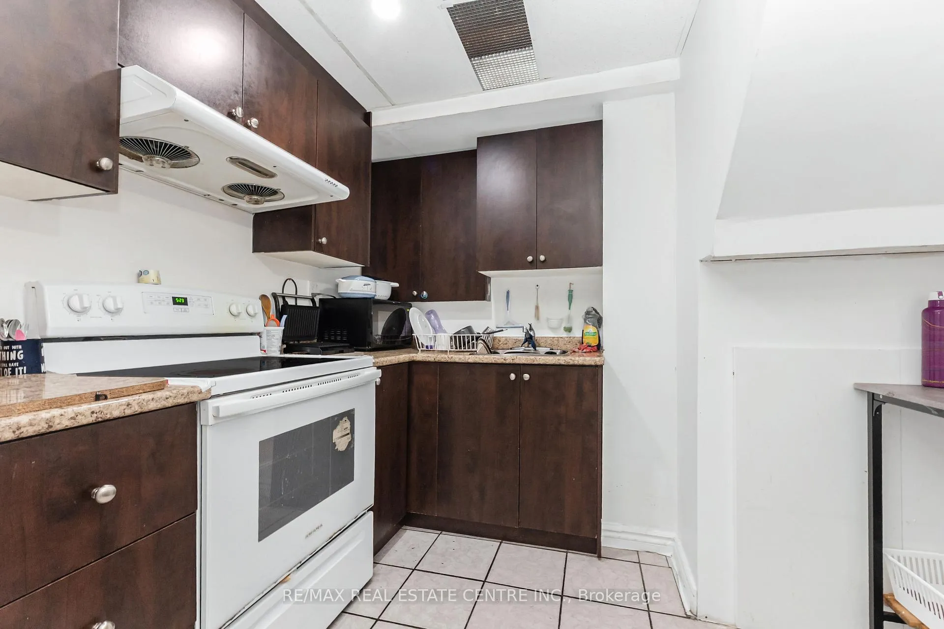 Photo 42 of 270 Edenbrook Hill Drive, Brampton, Fletcher's Meadow — HOMEH