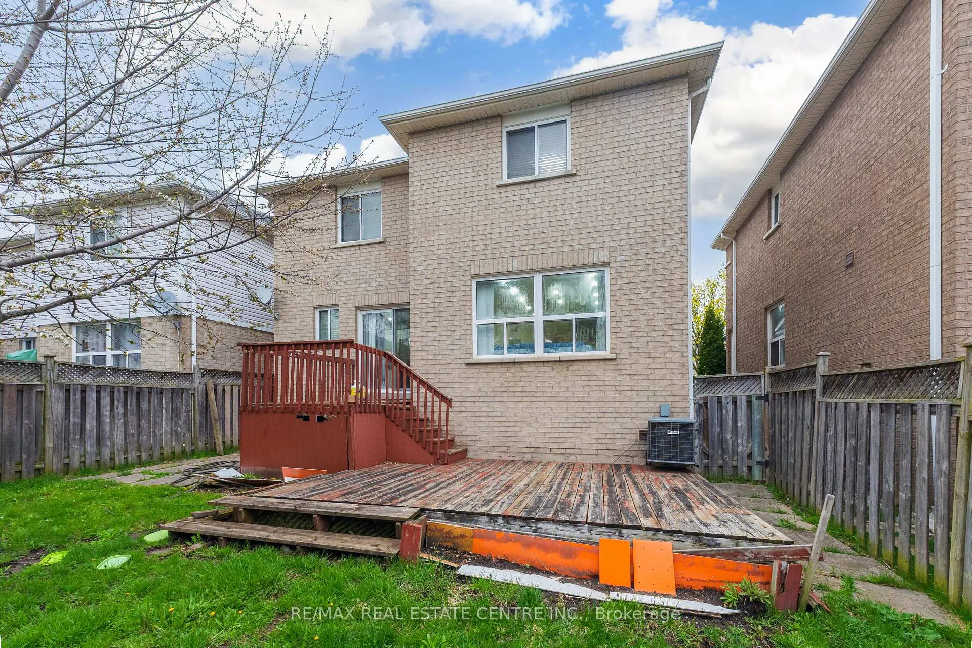 Photo 47 of 270 Edenbrook Hill Drive, Brampton, Fletcher's Meadow — HOMEH