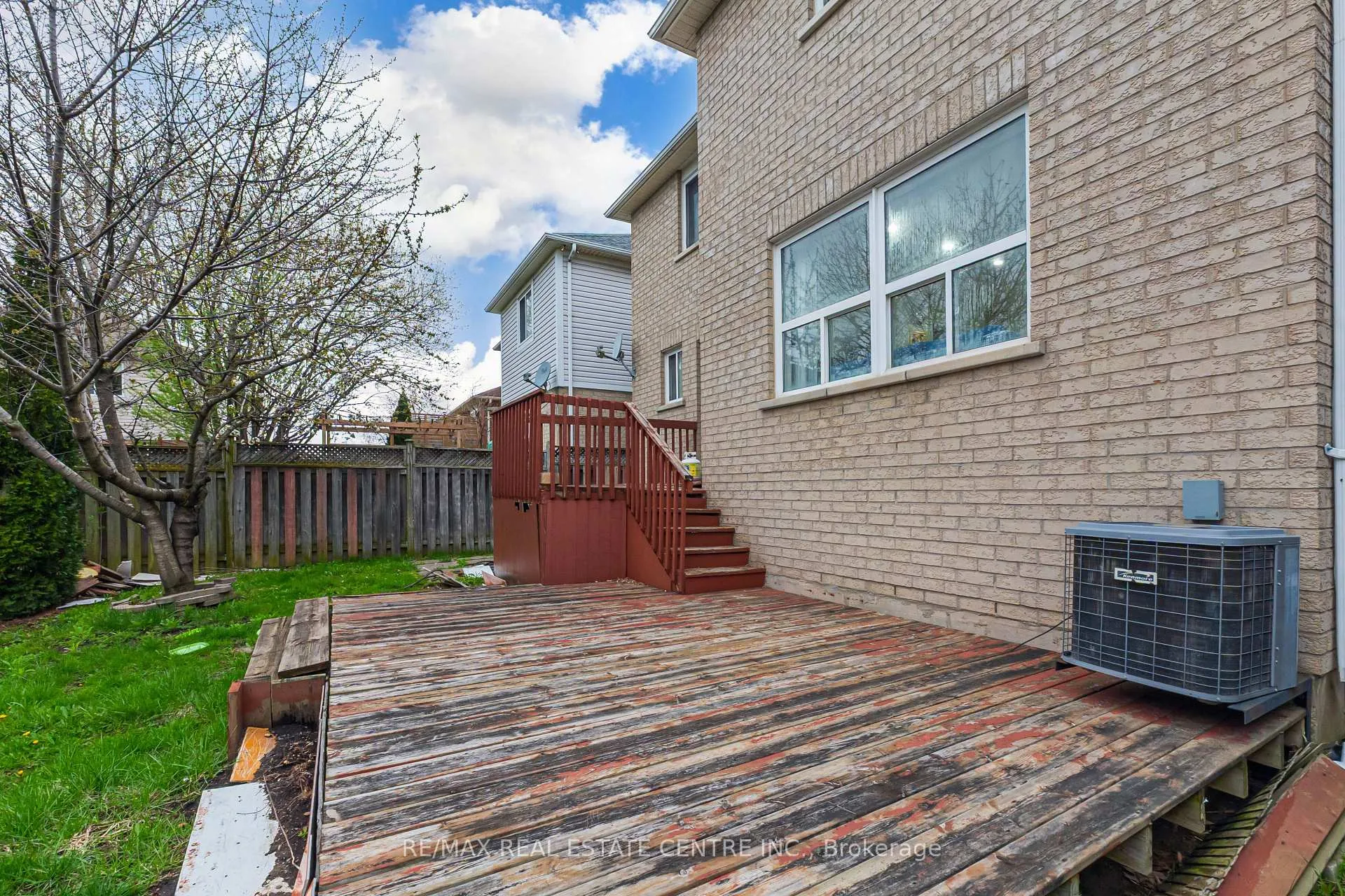 Photo 48 of 270 Edenbrook Hill Drive, Brampton, Fletcher's Meadow — HOMEH